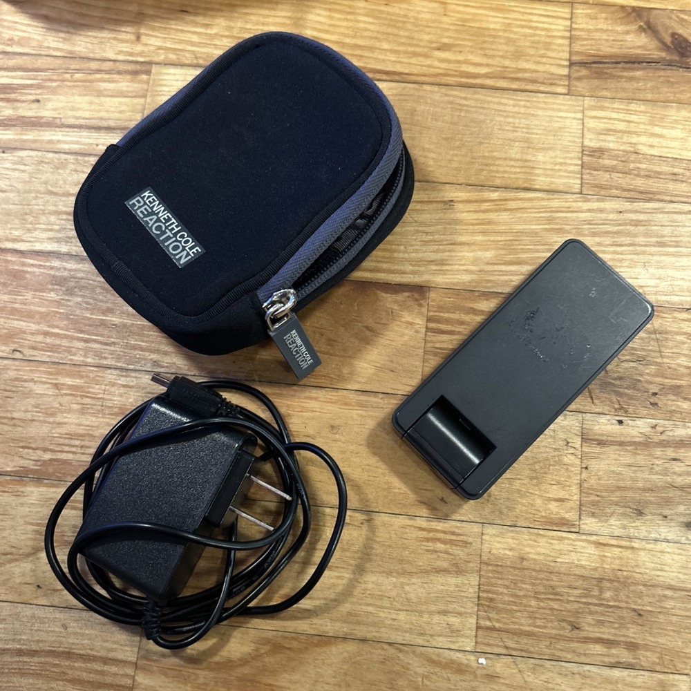 Zetta Nano Camera With Case & Charger D2